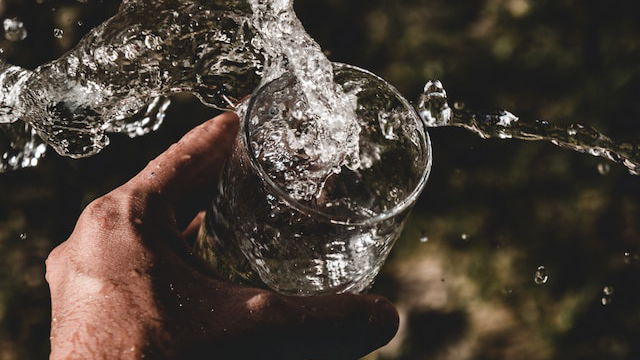 Einfluss von Frequenzen auf Wasser und den Körper